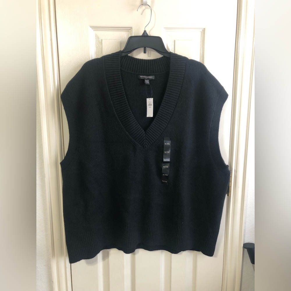 NWT Banana Republic black sweater vest